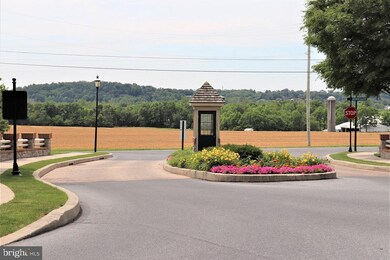 251 Fieldcrest Ln, Ephrata, PA 17522 - photo 2