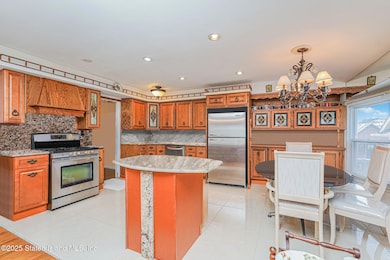 872 Edgegrove Ave, Staten Island, NY 10309 - photo 6
