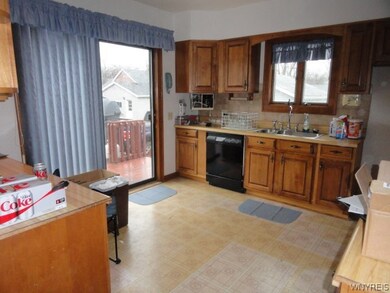 223 E Felton St, North Tonawanda, NY 14120 - photo 7