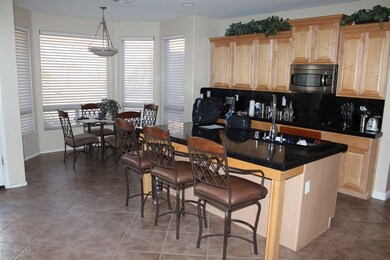 BEAUTIFUL GOURMET KITCHEN