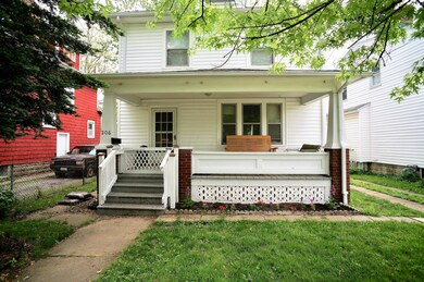 206 N Warren Avenue Exterior