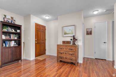 12658 Old Fort Cir, Riverton, UT 84065 - photo 5