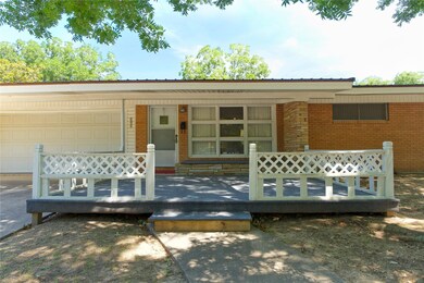 606 Line Dr, Gainesville, TX 76240 - photo 2