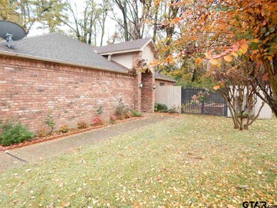 424 424 Amberwood, Tyler, TX 75701 - photo 2