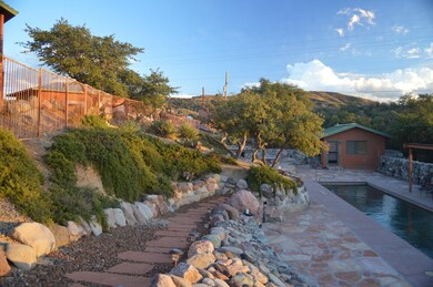 pool/outdoor living space