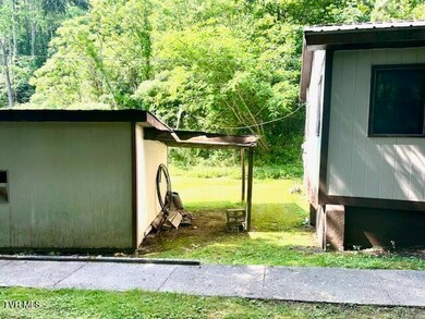 11616 Alfred Cox Rd, Pound, VA 24279 - photo 4