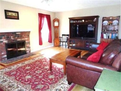 2 Sullivan Blvd, Oxford, MA 01540 - photo 5