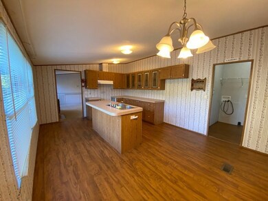 615 Transit Ave, Columbia, TN 38401 - photo 5