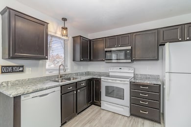 809 Spruce St, Farmington, MN 55024 - photo 2