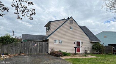 72 Aster Ln, Levittown, PA 19055 - photo 2