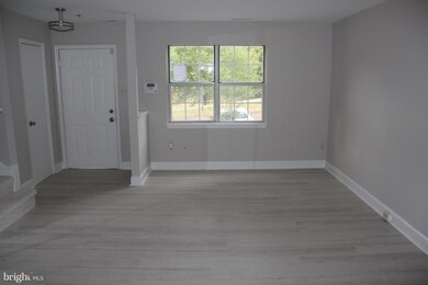 1006 Barnesbury Ct, Capitol Heights, MD 20743 - photo 5