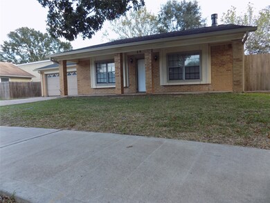 2109 Spruce Dr, Rosenberg, TX 77471 - photo 2