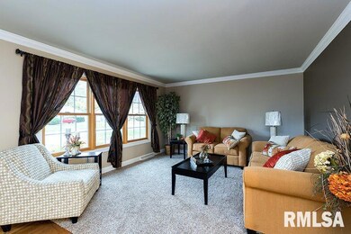 1715 Elmwood Ln, Bettendorf, IA 52722 - photo 3