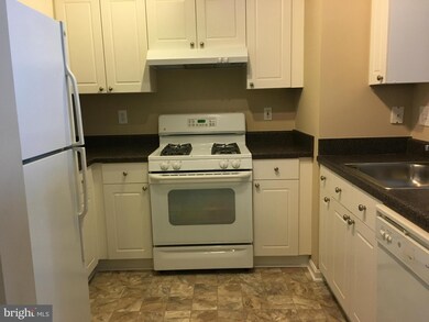 11350 Aristotle Dr unit 7-303, Fairfax, VA 22030 - photo 2