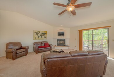 005_Living Room
