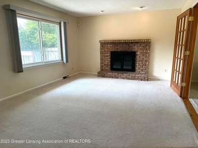 1147 Hillgate 5