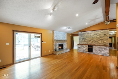 12196 N Beth Ann Dr, Camby, IN 46113 - photo 4