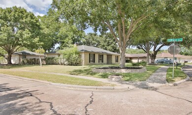 16403 Paint Rock Rd, Friendswood, TX 77546 - photo 6