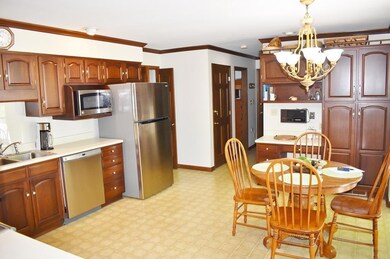 5671 Kentucky Downs Dr, Macon, GA 31210 - photo 2