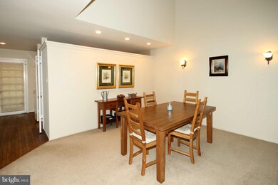 10015 Beacon Pond Ln, Burke, VA 22015 - photo 5