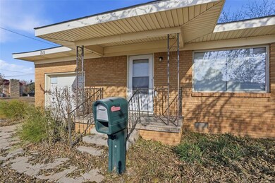 711 W Martha St, Altus, OK 73521 - photo 4