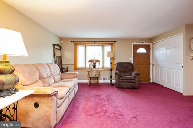 3128 Ryerson Cir, Halethorpe, MD 21227 - photo 5