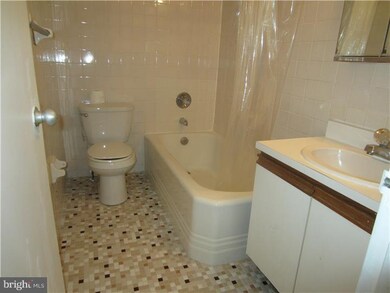Radnor House unit 1012, Bryn Mawr, PA 19010 - photo 7