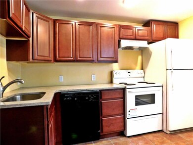 325 N 3rd St, Allentown, PA 18102 - photo 6