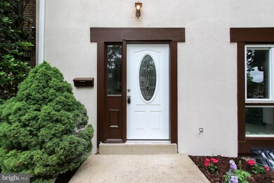 3025 Mission Square Dr, Fairfax, VA 22031 - photo 2