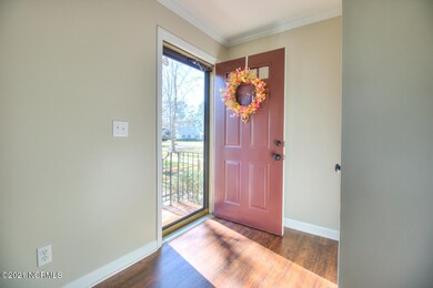 4005 Appleton Way-large-009-011-Entryway