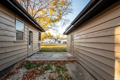 1426 N 4th St, Chillicothe, IL 61523 - photo 5