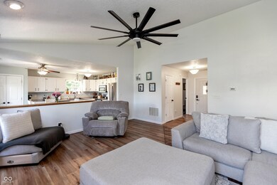 2082 Fiesbeck Dr, Columbus, IN 47201 - photo 4