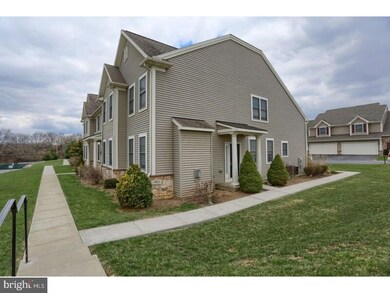 302 Emerald Ln, Reading, PA 19610 - photo 2