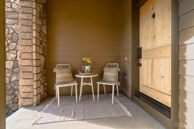 20470 Jacklight Ln, Bend, OR 97702 - photo 2