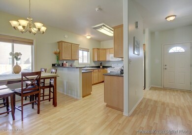 Kitchen & Dining Area