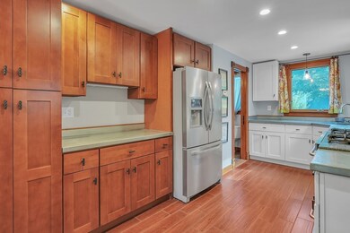 211 Mendon St, Hopedale, MA 01747 - photo 3