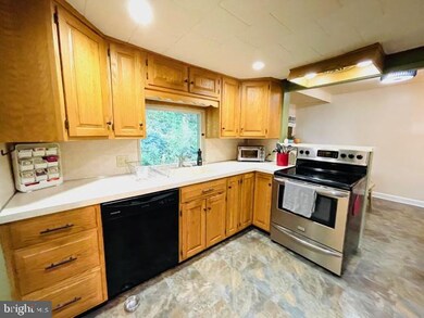 200 W 37th St, Reading, PA 19606 - photo 3