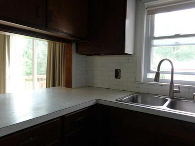 Kitchen. new faucet and appliances