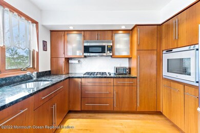 11 Meredith Ct, Monmouth Beach, NJ 07750 - photo 4