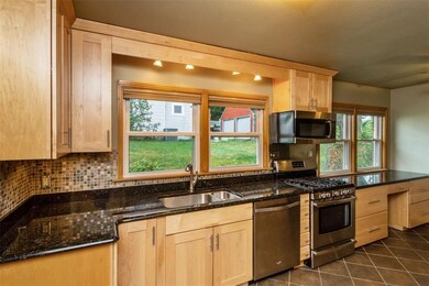 277 21st Ave SW, Cedar Rapids, IA 52404 - photo 6