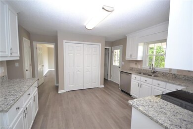 974 Rockcliff Terrace, Asheboro, NC 27205 - photo 7