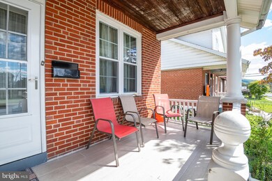 409 Raymond St, Reading, PA 19605 - photo 4