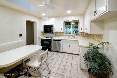 4426 E La Jolla Cir, Tucson, AZ 85711 - photo 7