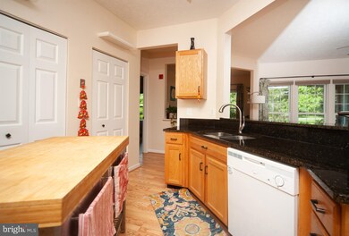 2406 Chestnut Terrace Ct unit 102, Odenton, MD 21113 - photo 6