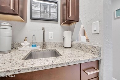 Seperate Kitchenette