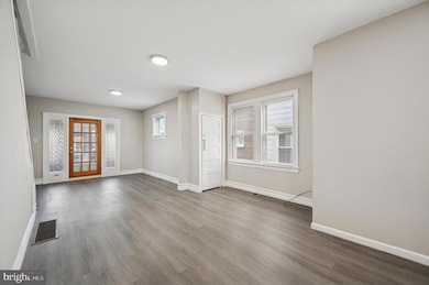 470 Robbins St, Philadelphia, PA 19111 - photo 4