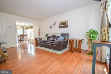 1851 Tiger Lily Cir unit 43, Woodbridge, VA 22192 - photo 4
