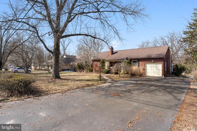 716 S Towamencin Ave, Lansdale, PA 19446 - photo 2