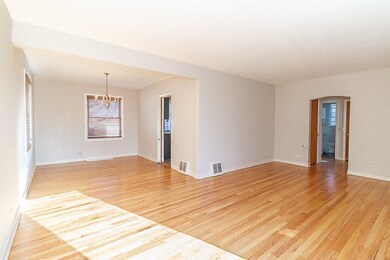 10258 Pelham St, Westchester, IL 60154 - photo 5