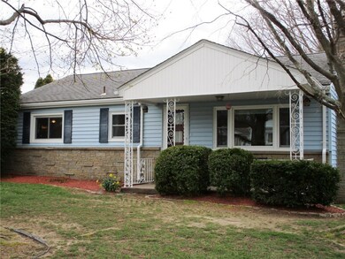 10 Valley View Dr, Cumberland, RI 02864 - photo 2